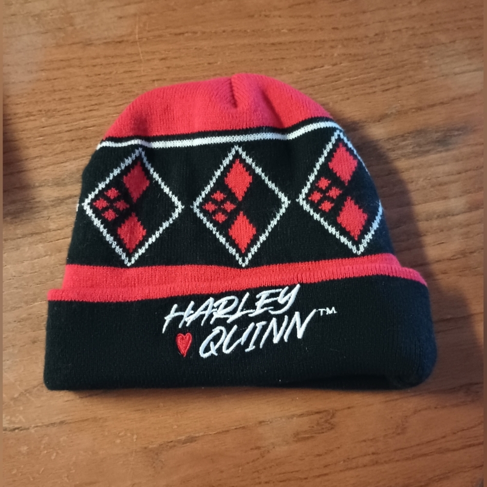 Hot Topic DC Comics Harley Quinn Diamonds Beanie